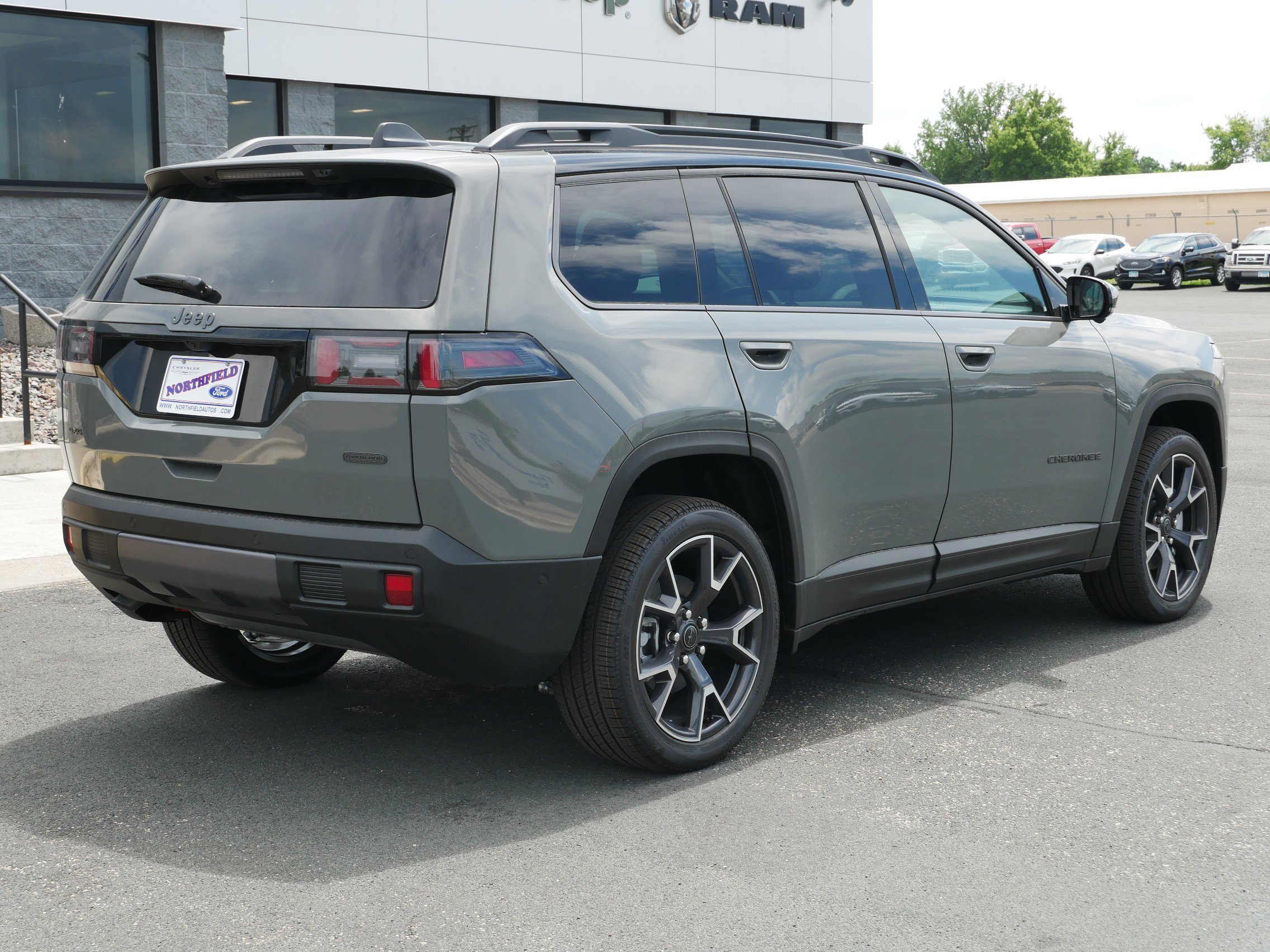New 2026 Sting-Gray Clear-Coat Exterior Paint Jeep Overland image 8