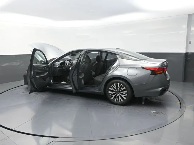 Used 2024 Gray Nissan 2.5 SV image 33