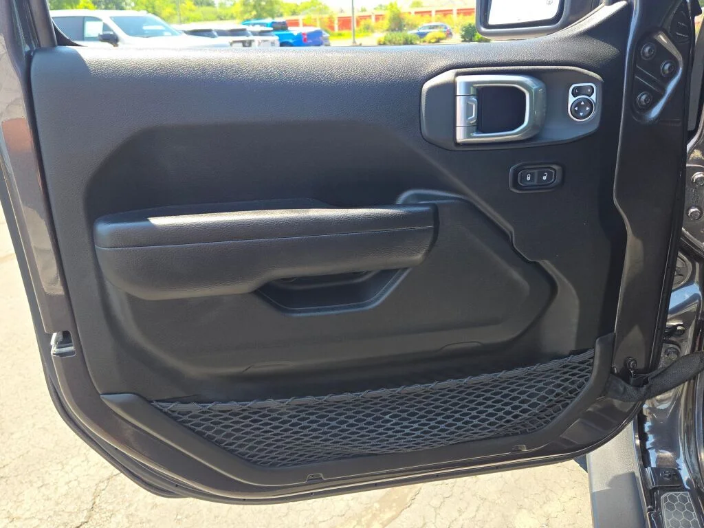 Used 2024 Gray Jeep Rubicon image 15