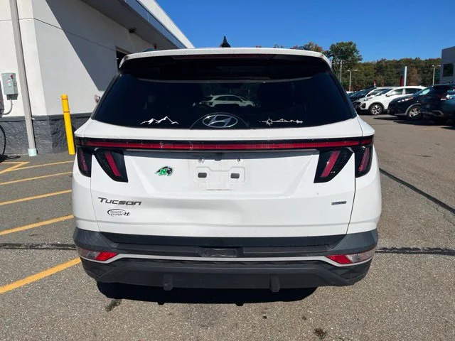 Used 2023 White Hyundai SEL image 4