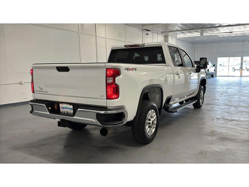 Used 2025 Summit White Chevrolet LT image 3