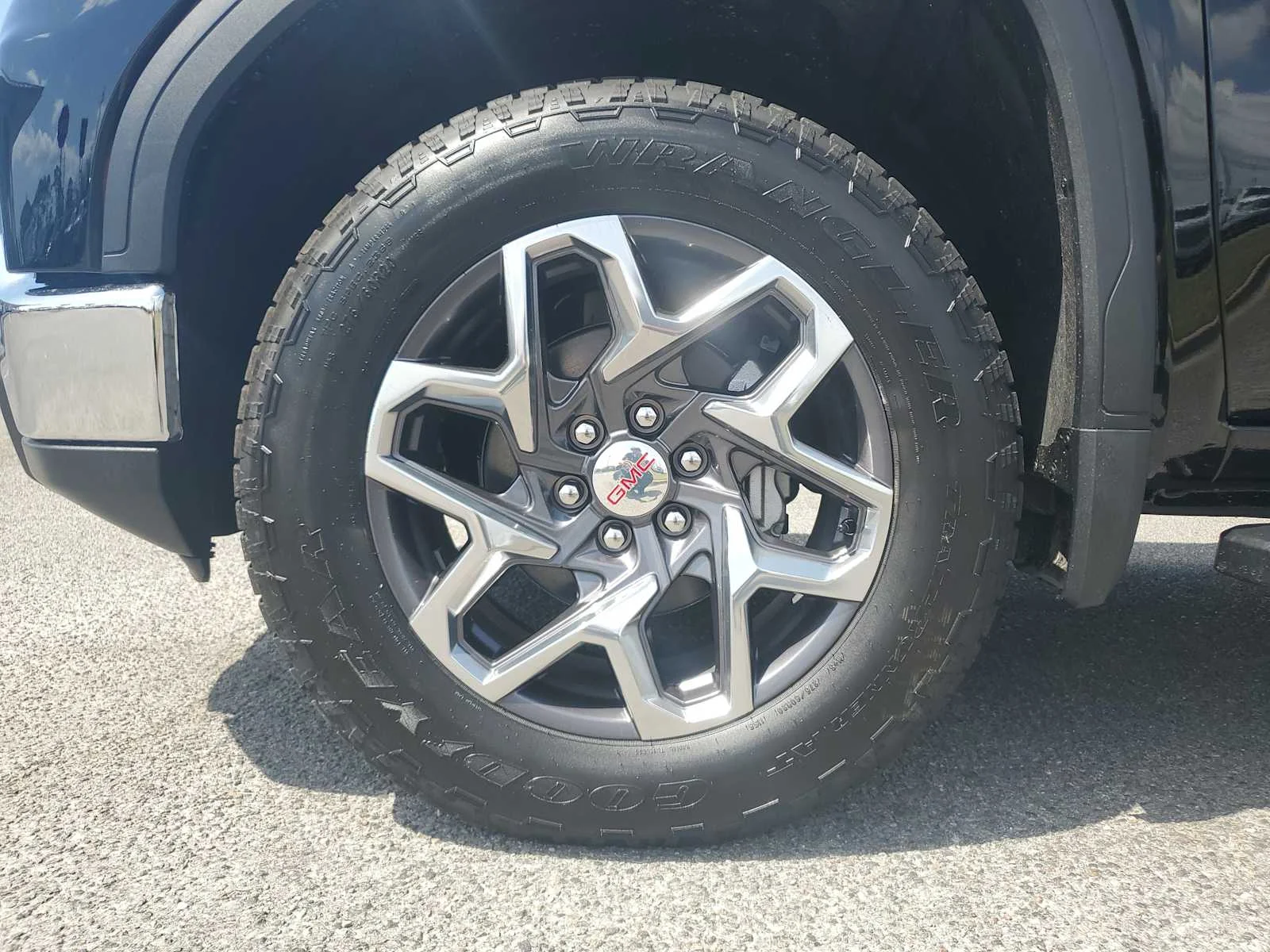 New 2026 Onyx Black GMC SLE image 10