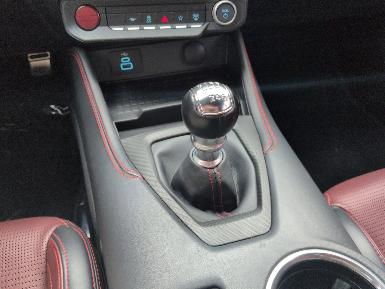 Used 2024 Silver Metallic Ford GT Premium image 18