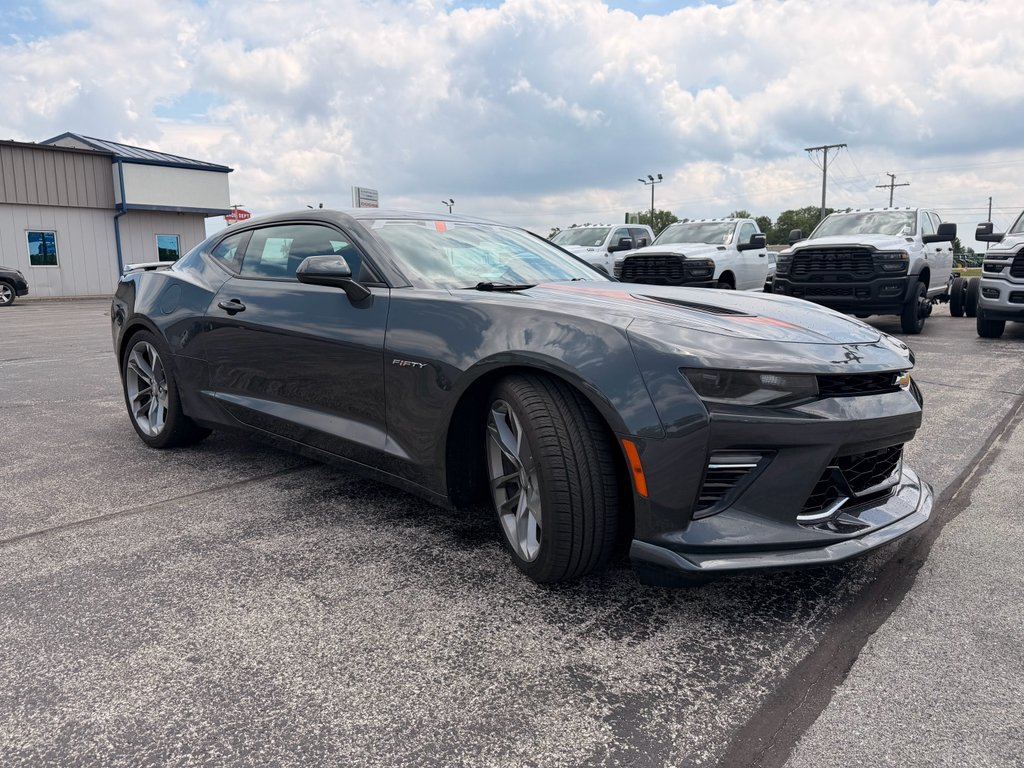 Used 2017  Chevrolet 2SS image 2