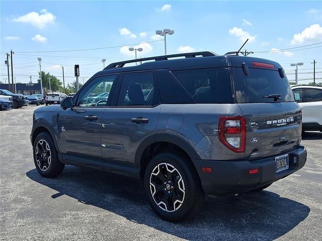 New 2026 Carbonized Gray Metallic Ford Outer Banks® image 23
