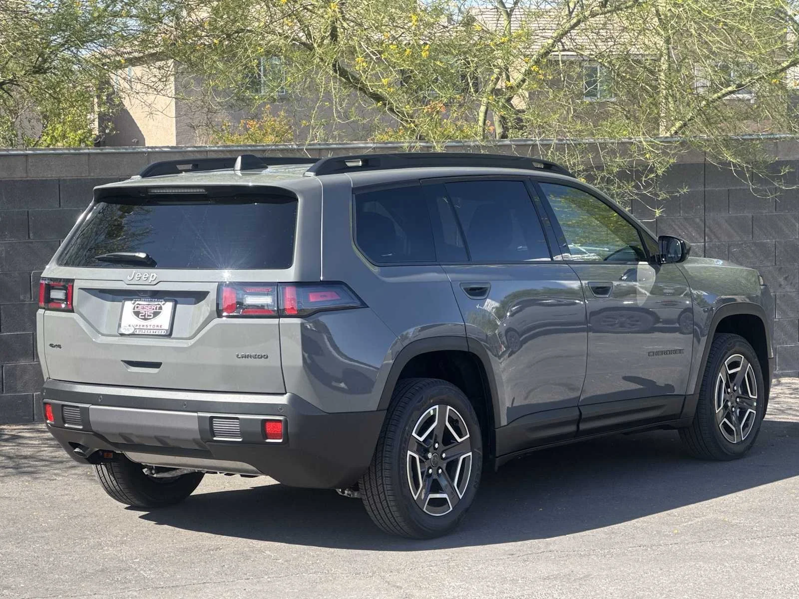 New 2026 Sting-Gray Clear-Coat Exterior Paint Jeep Laredo image 8