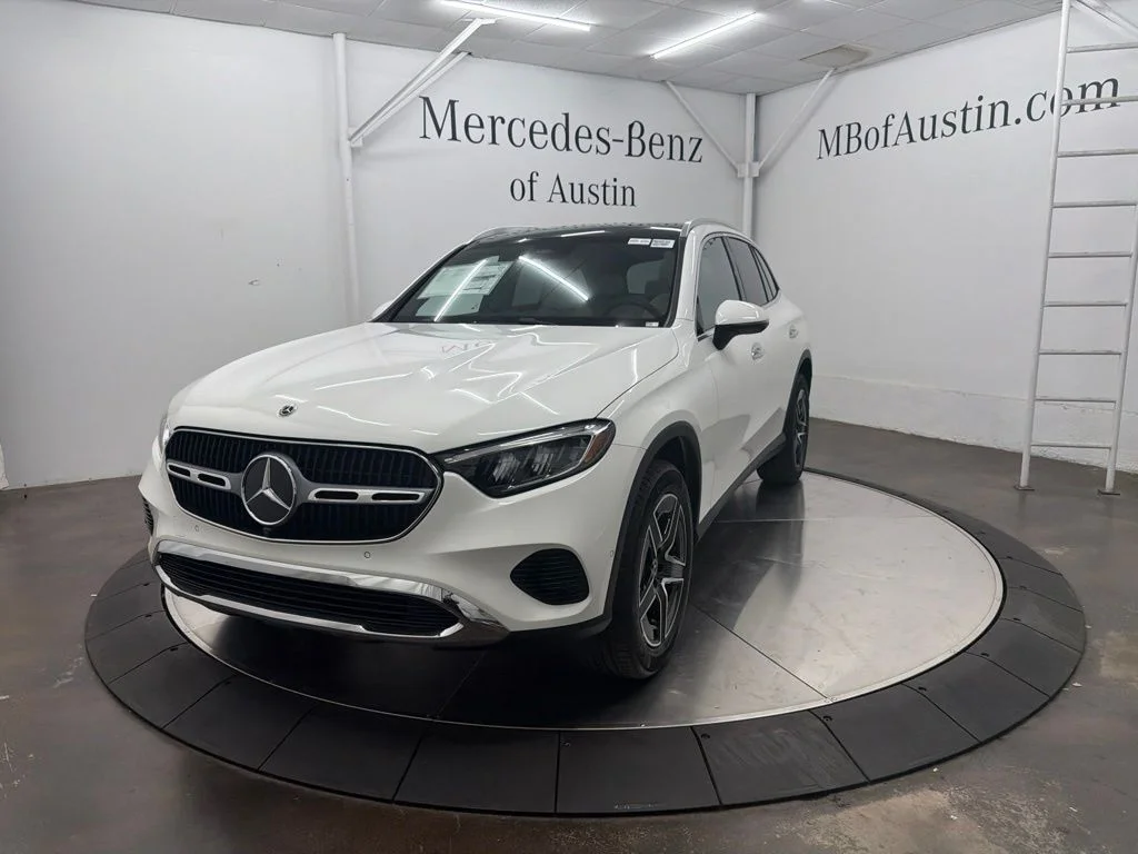 New 2027 White Mercedes-Benz GLC 300 image 3
