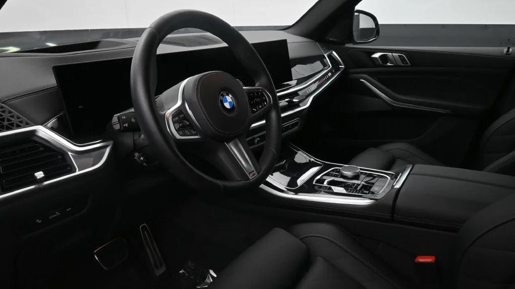Used 2026 Skyscraper Grey Metallic BMW sDrive40i image 7