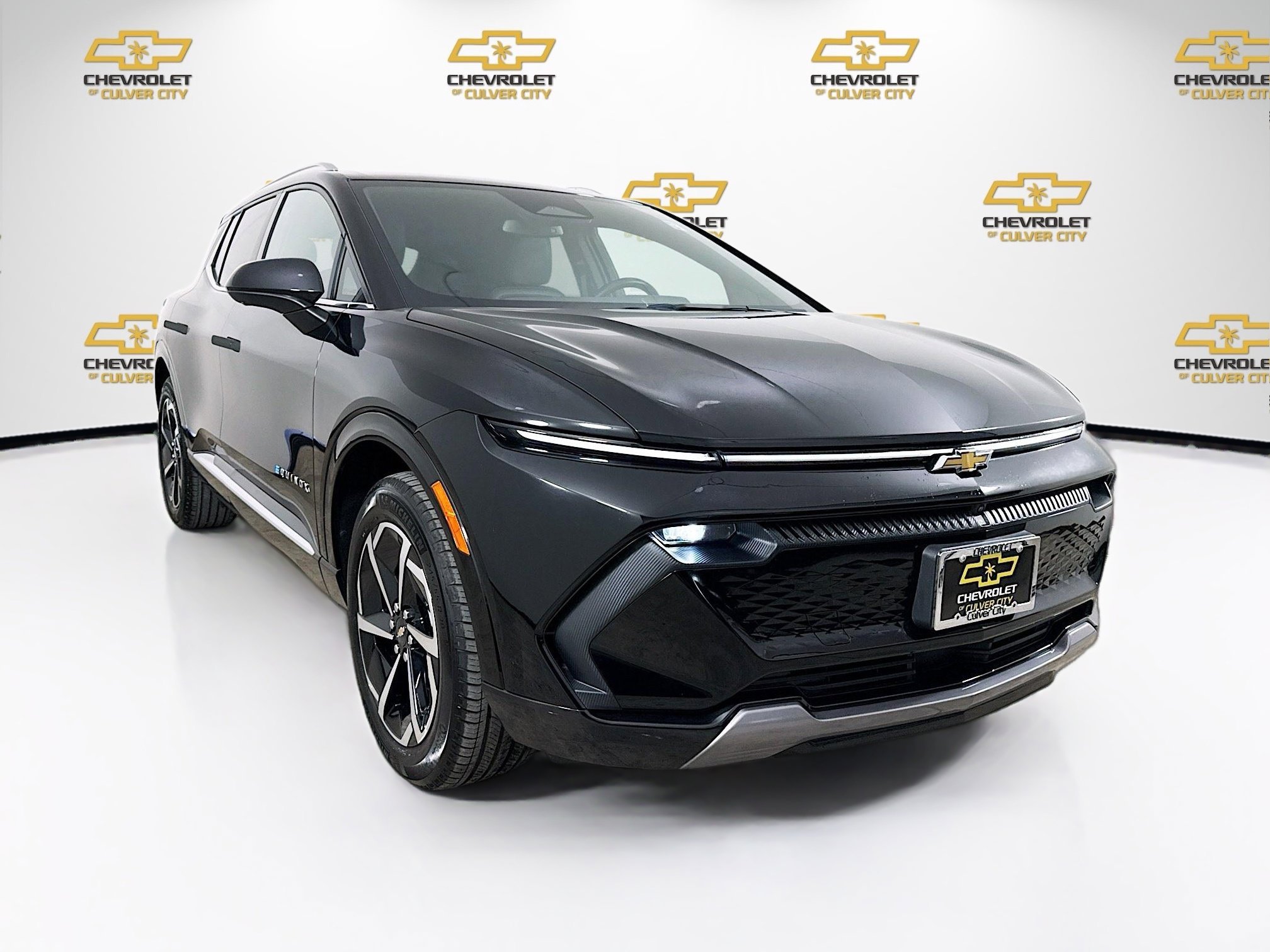 2024 Chevrolet Equinox EV 2LT FWD's photo