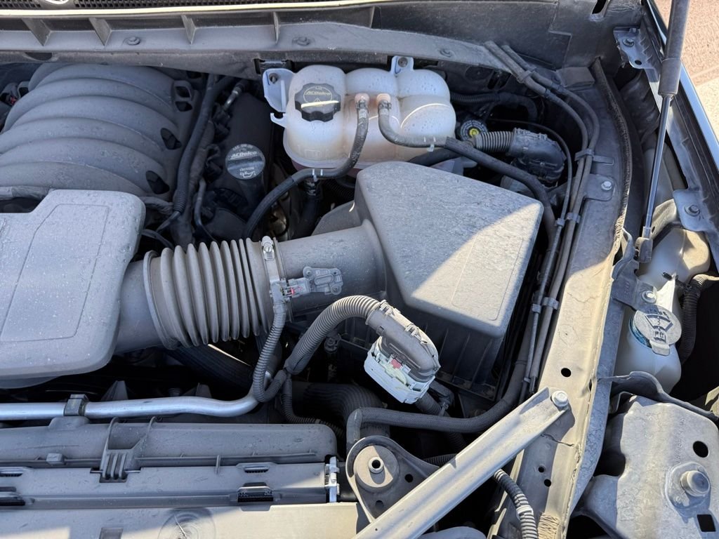 Used 2024 Black GMC SLE image 32