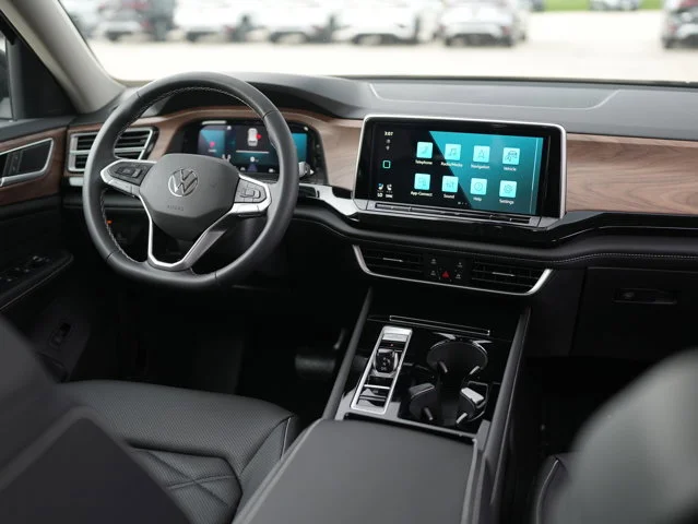 New 2026 Deep Black Pearl Volkswagen 2.0T SE W/TECHNOLOGY image 25