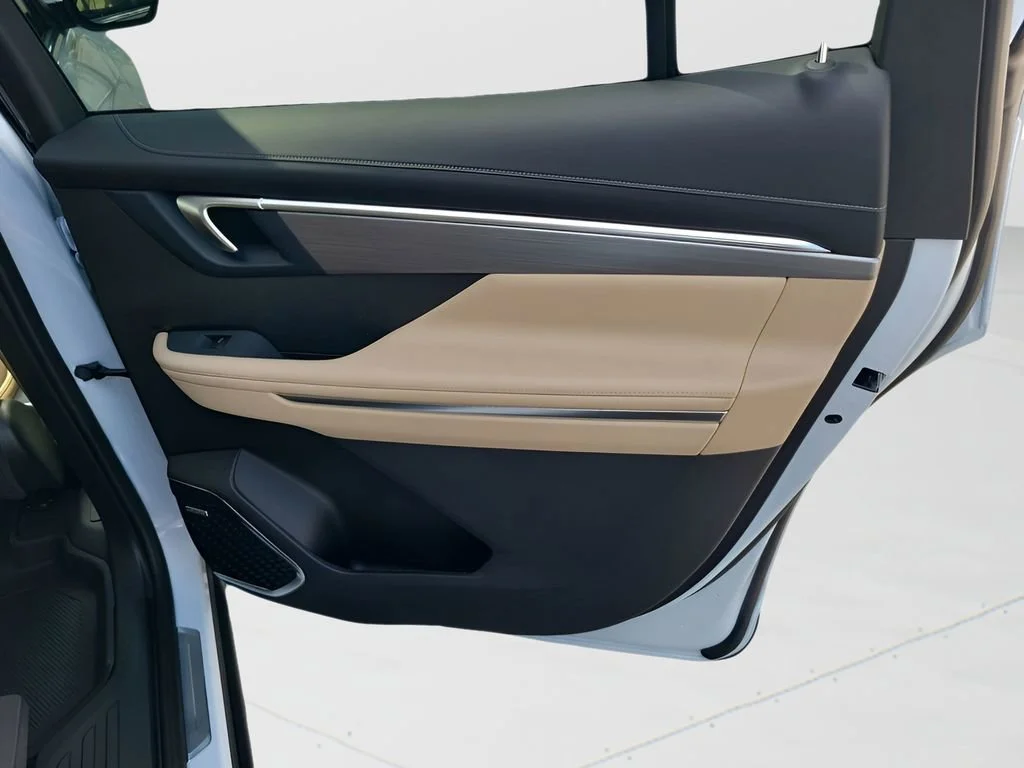 New 2026 Iridescent White Tricoat Buick Preferred image 45