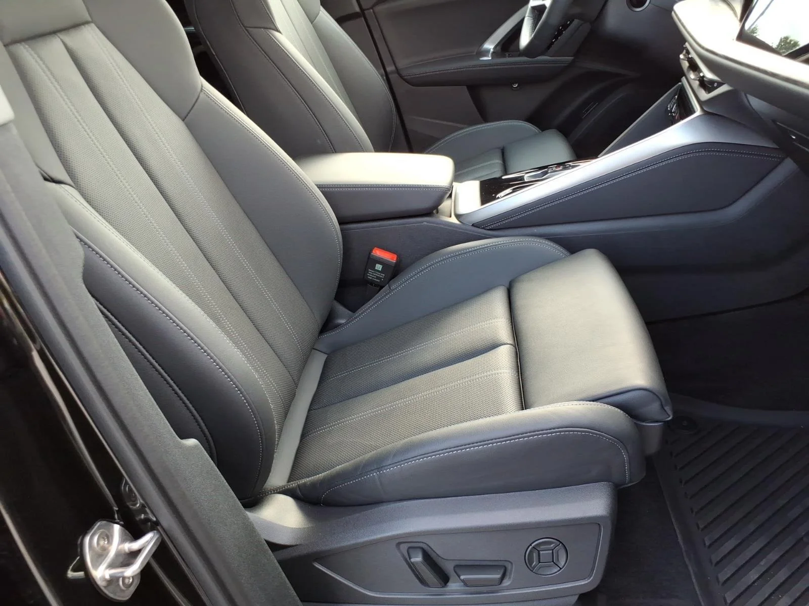 Certified Used 2025 Mythos Black Metallic Audi Premium Plus image 22