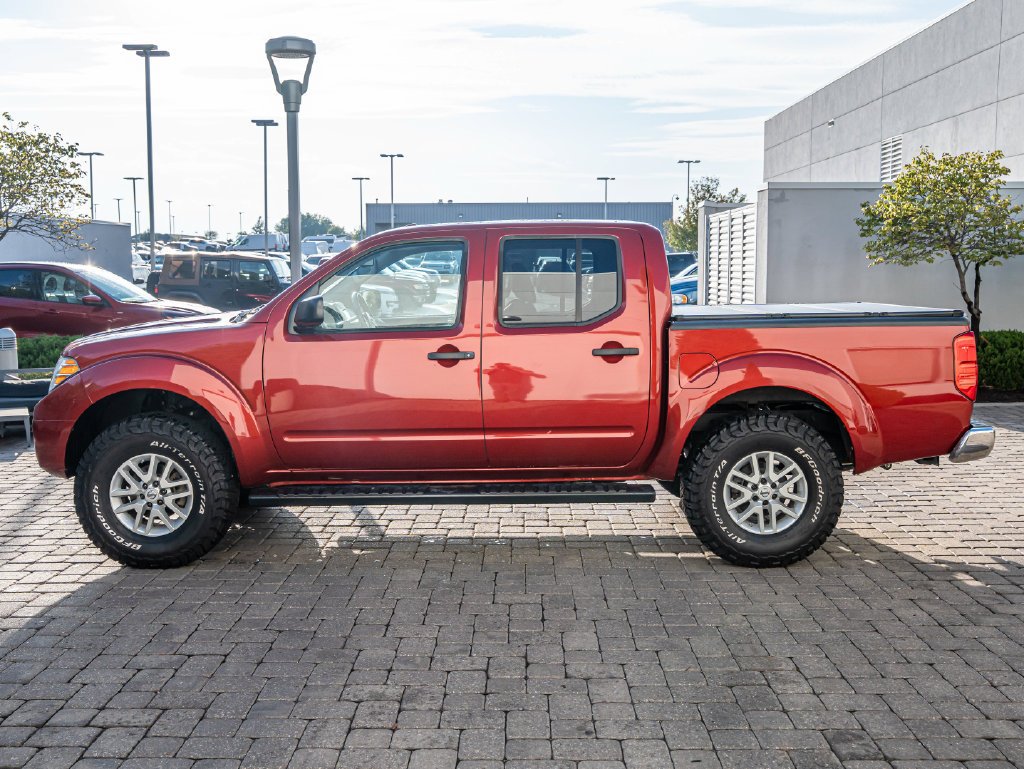 Used 2018 Lava Red Nissan SV image 5