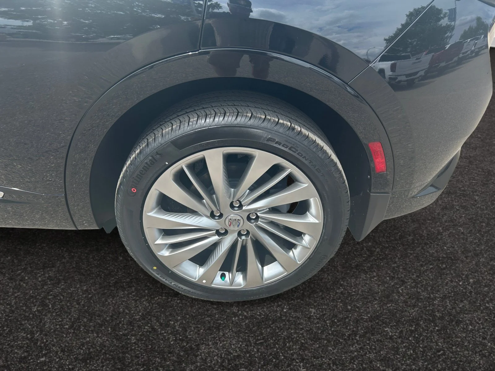 New 2026 Ebony Twilight Metallic Buick Avenir AWD image 9