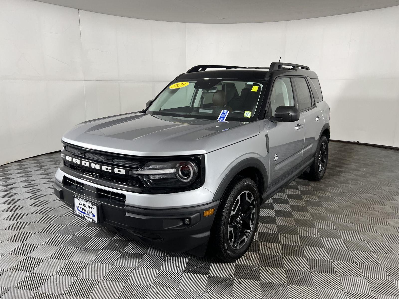 Used 2023 Iconic Silver Ford Outer Banks image 7