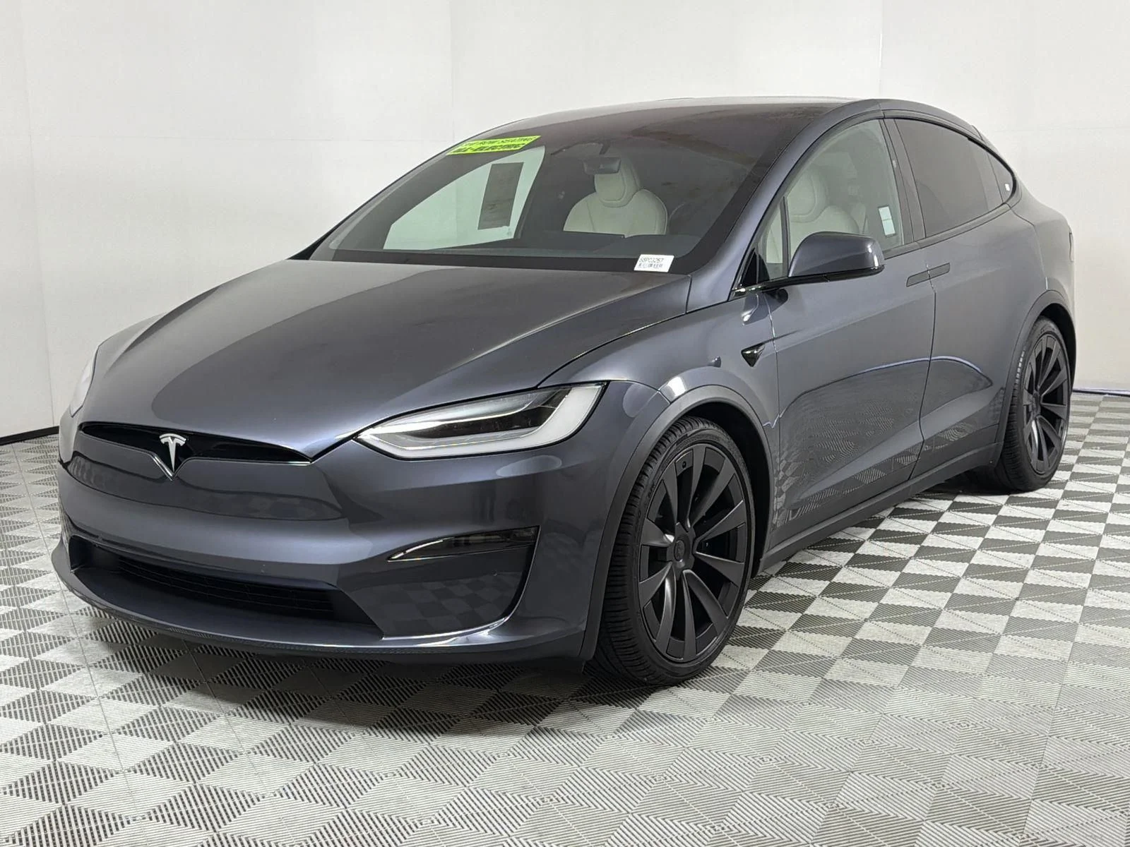 2023 Tesla Model X Long Range's photo