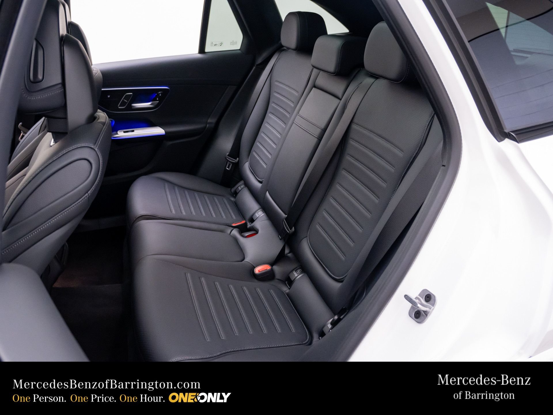 New 2026 Polar White Mercedes-Benz GLC 300 image 18