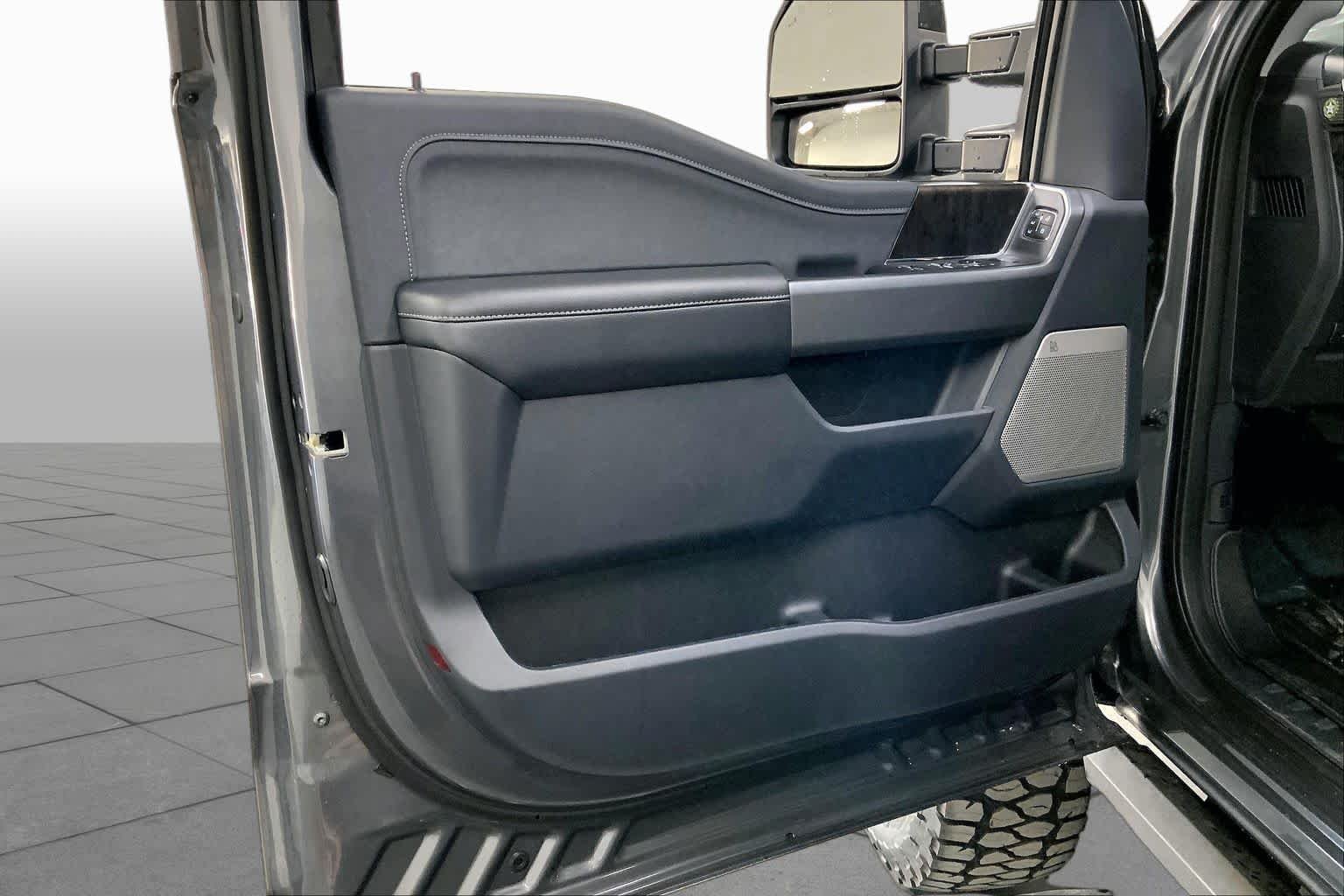 New 2026 Carbonized Gray Metallic Ford F-250® Lariat® image 10