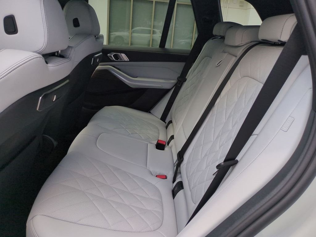 New 2026 Alpine White BMW sDrive40i image 14
