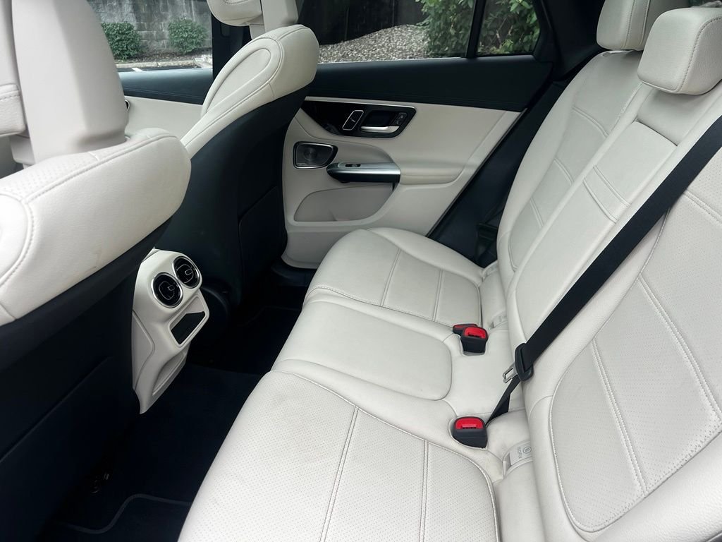 Used 2023 White Mercedes-Benz GLC 300 image 12