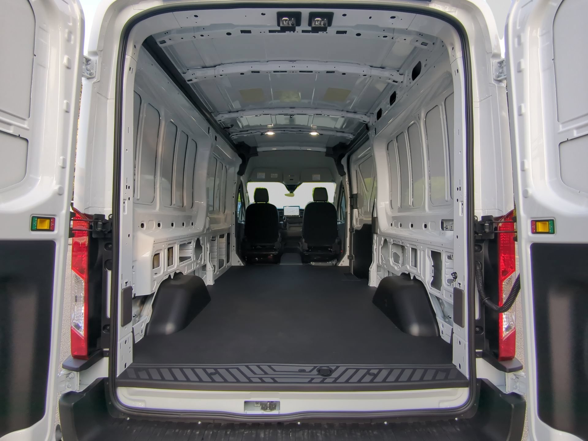 New 2026 Oxford White Ford Cargo Van image 43