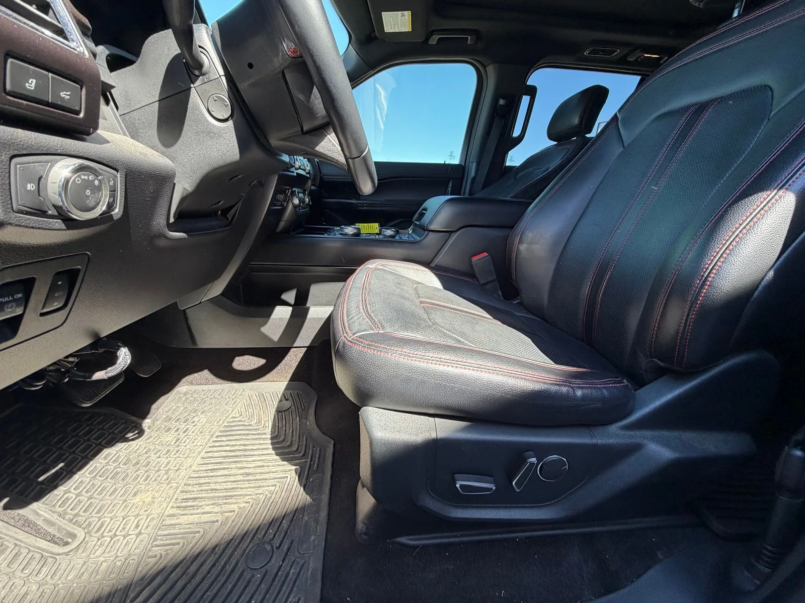 Used 2020 White Ford Limited image 7