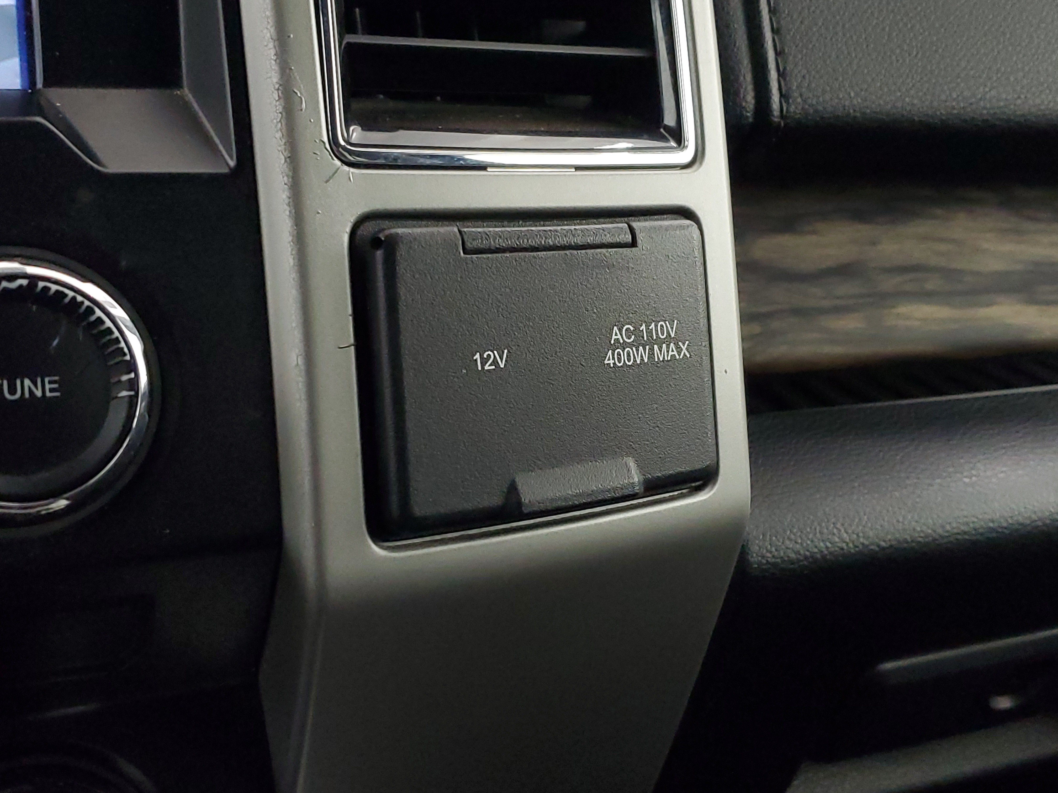 Used 2018 Gray Ford LARIAT image 29