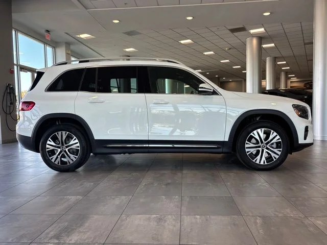 New 2026 White Mercedes-Benz GLB 250 image 3
