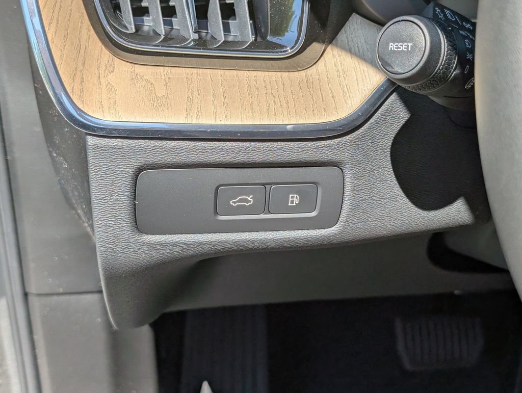 New 2026  Volvo T8 Plus image 18