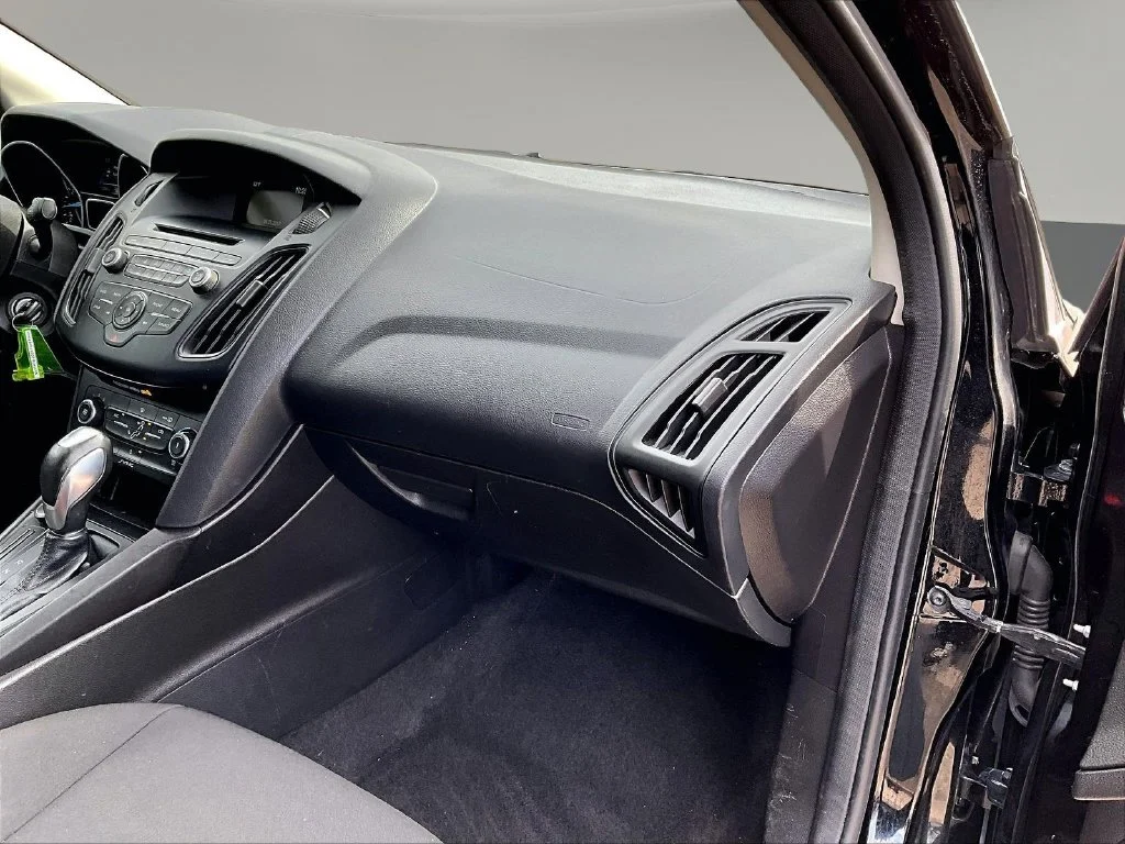 Used 2016 Black Ford SE image 30