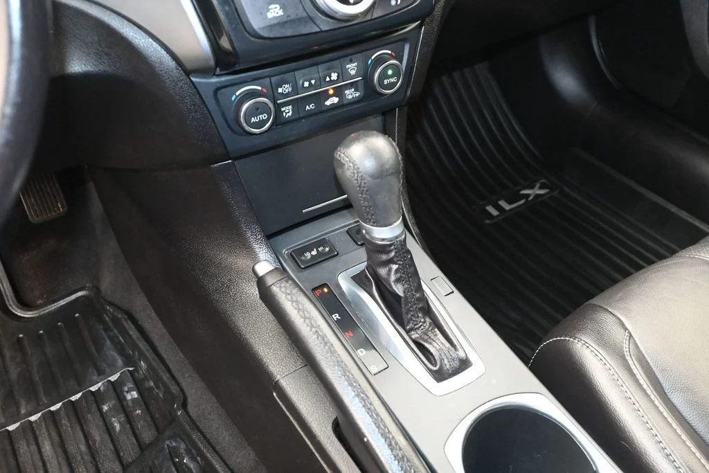 Used 2021 Modern Steel Metallic Acura Premium Package image 20