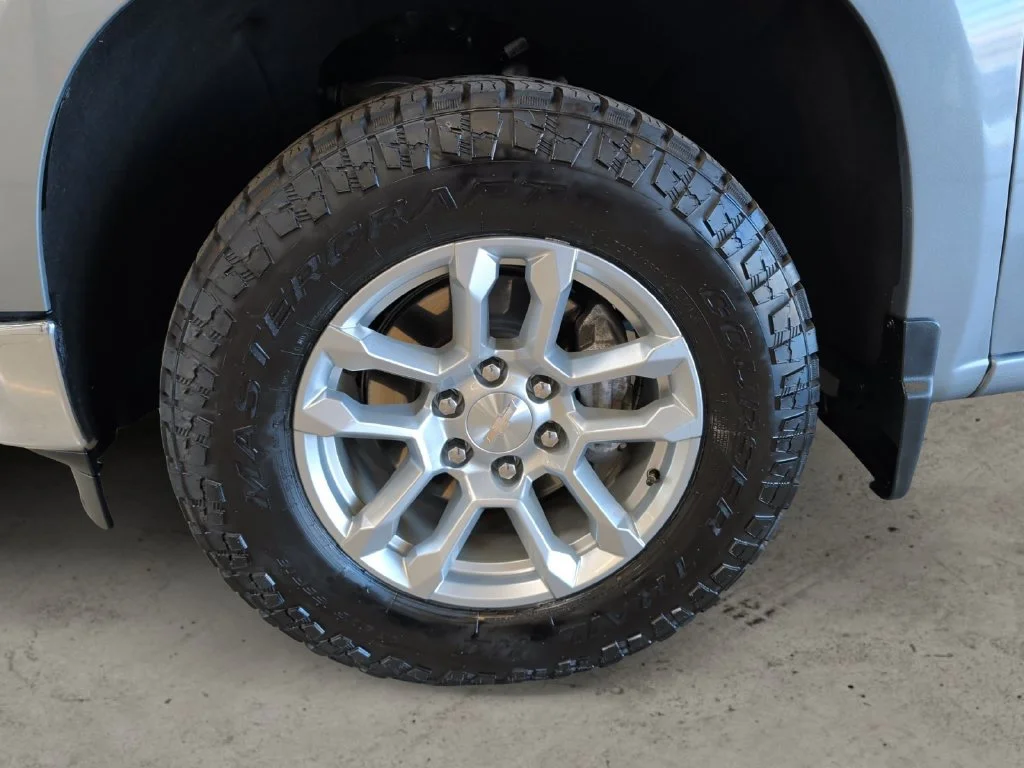 Used 2023 STERLING GRAY METALLIC Chevrolet LT image 13