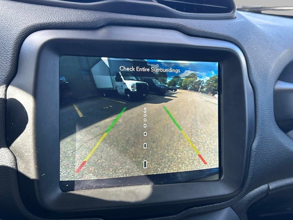 Used 2022 Black Jeep Latitude image 30