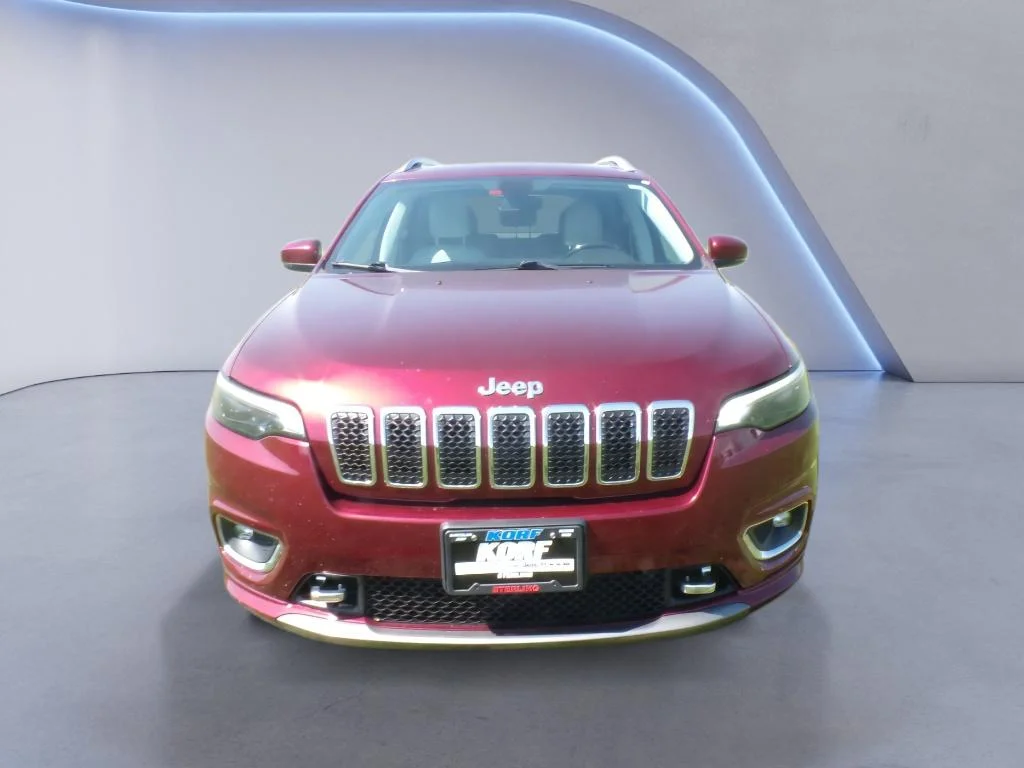 Used 2019 Velvet Red Pearlcoat Jeep Overland image 2