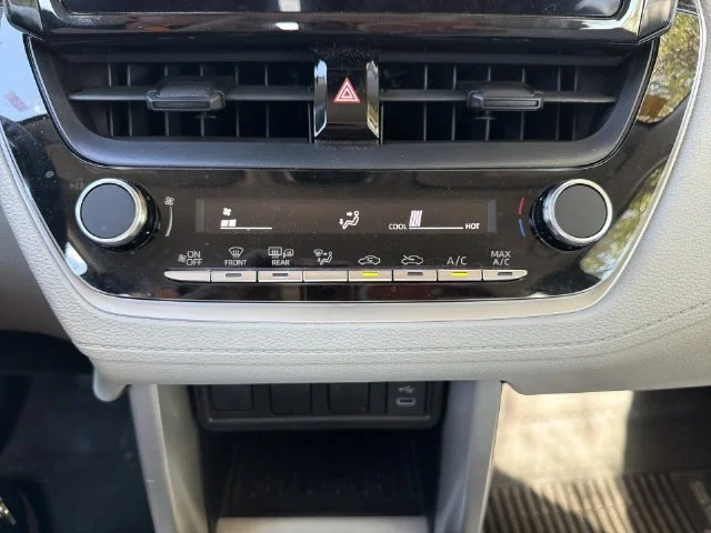 Used 2024  Toyota L image 19
