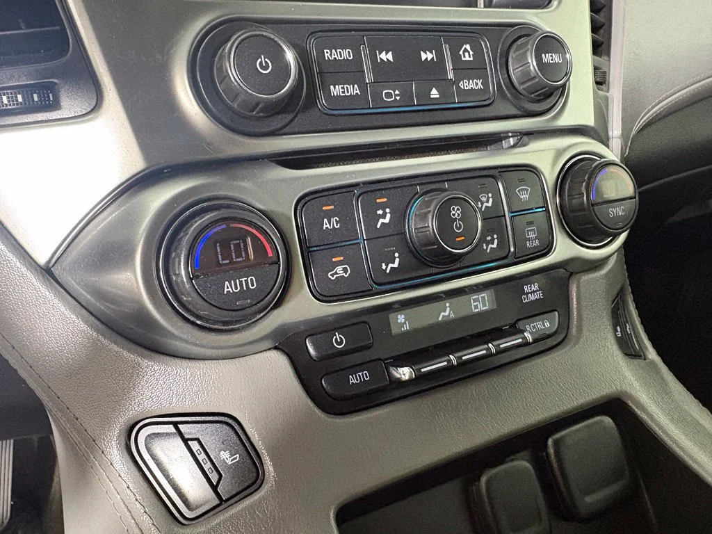 Used 2016 TUNGSTEN METALLIC Chevrolet LT image 40