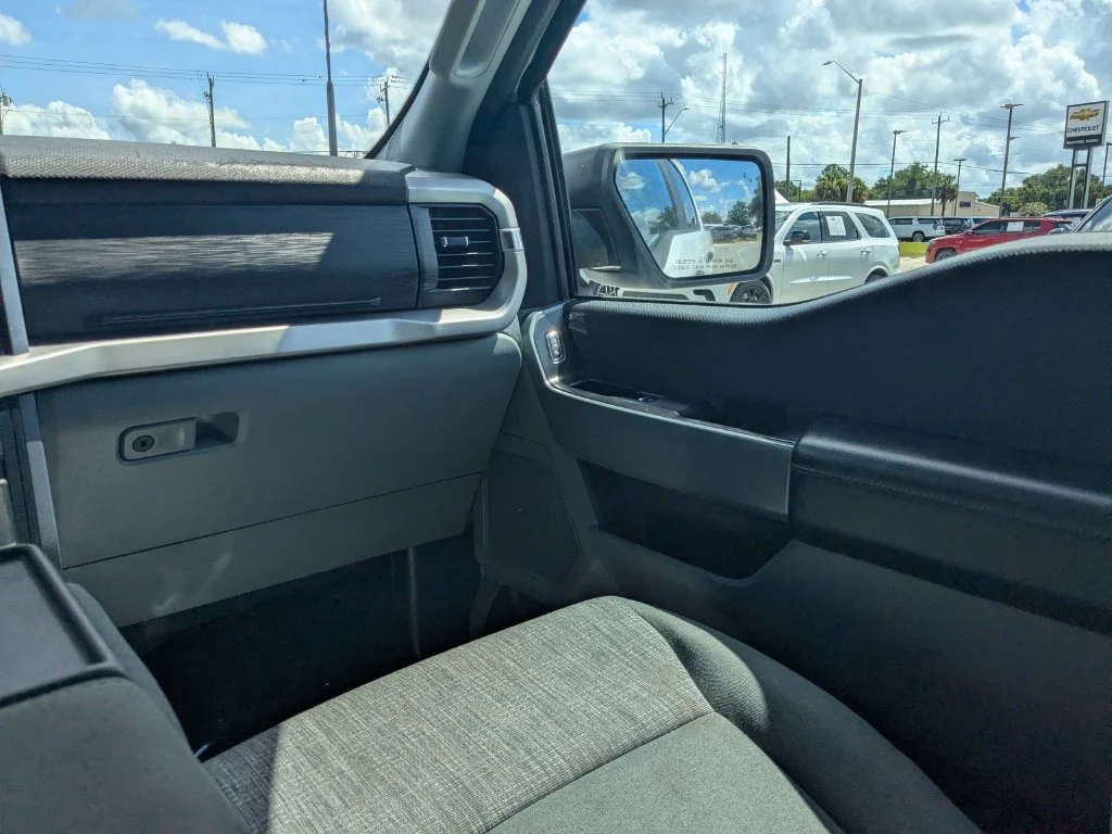 Used 2023 Oxford White Ford XLT image 16