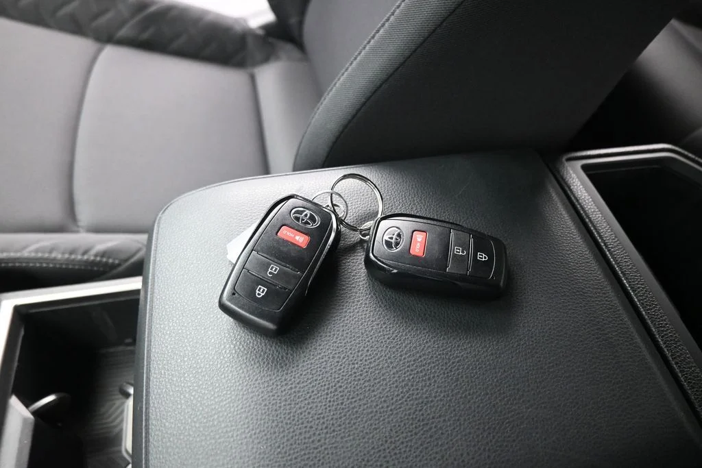 Used 2026 Blue Toyota SR5 image 15