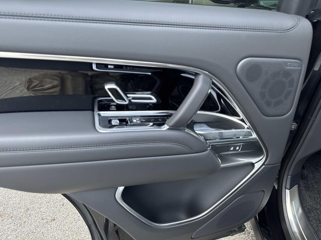 2026 Land Rover Range Rover SE - Photo 13