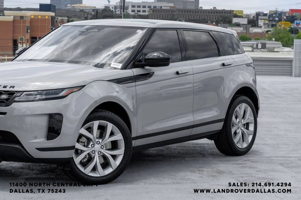 Certified Used 2022 Silver Land Rover SE image 4