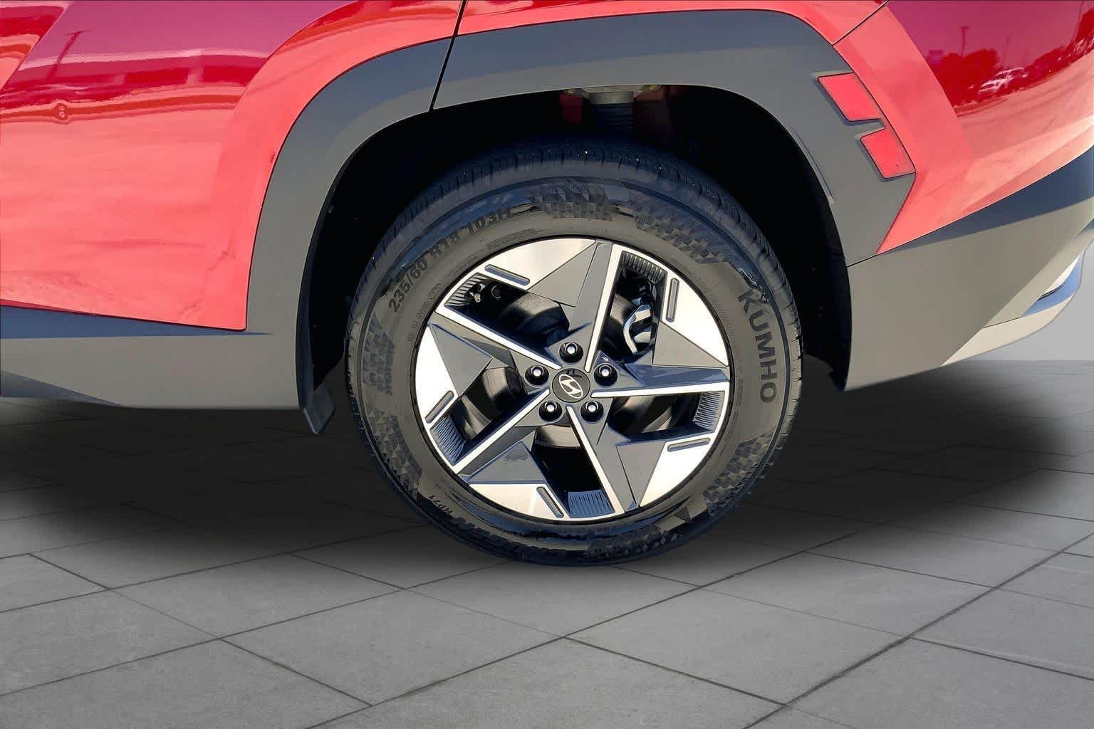 Used 2025 Ultimate Red Hyundai SEL image 11