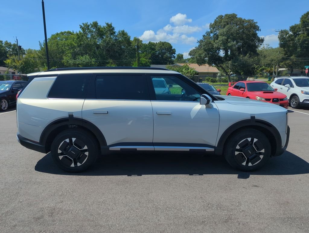 New 2027 Ivory Silver Kia EX image 8