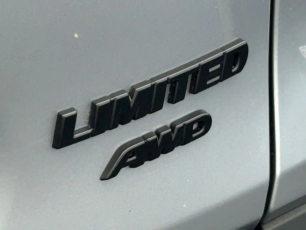 Used 2025 Silver Sky Metallic Toyota Limited image 39