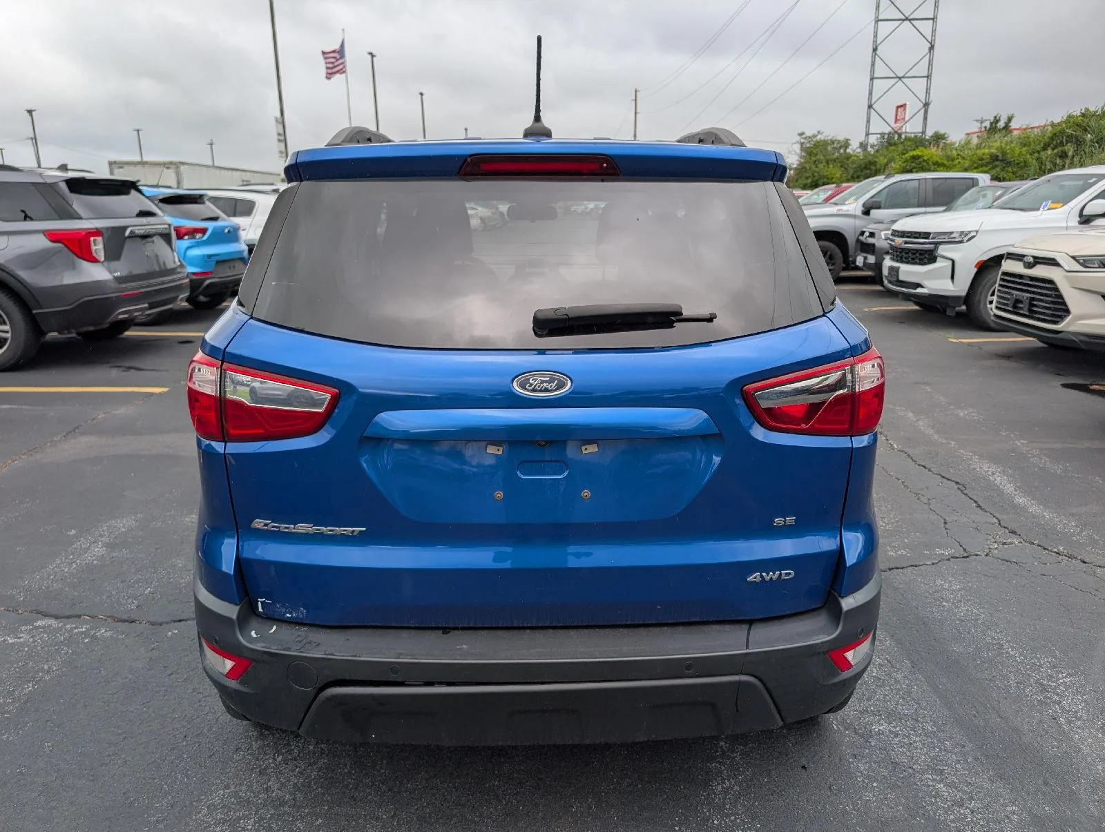 Used 2021 Lightning Blue Ford SE image 7