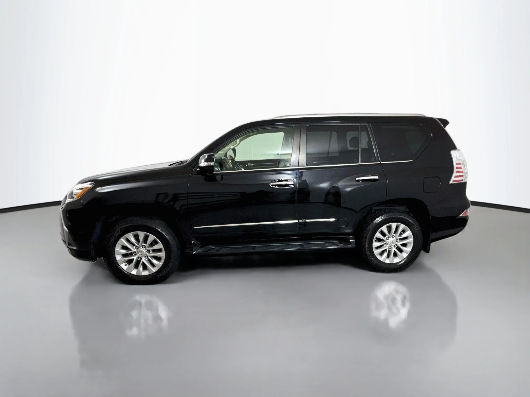 Used 2016 Black Onyx Lexus 460 image 4