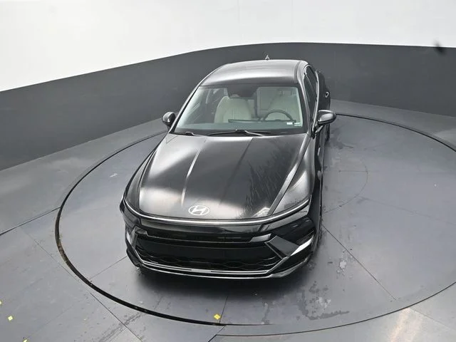 Used 2024 Black Hyundai SEL image 24