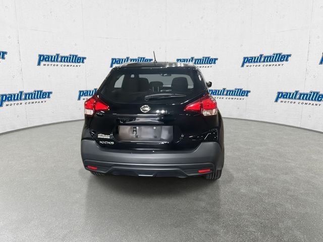 Used 2018 Black Nissan S image 11