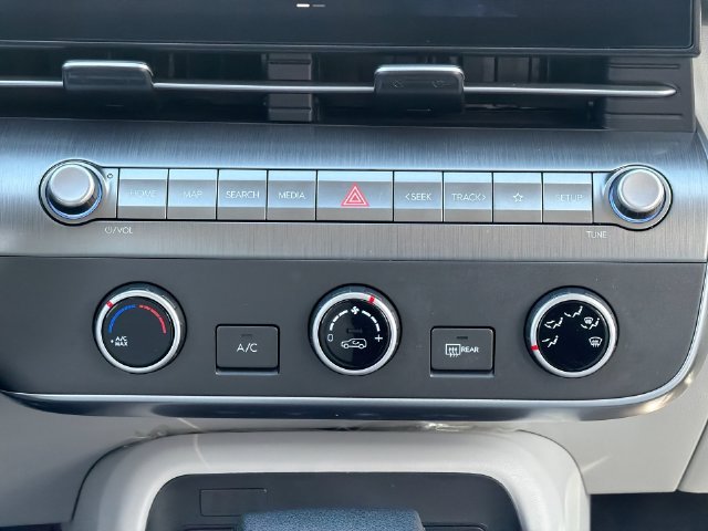 Used 2024 Red Hyundai SE image 18