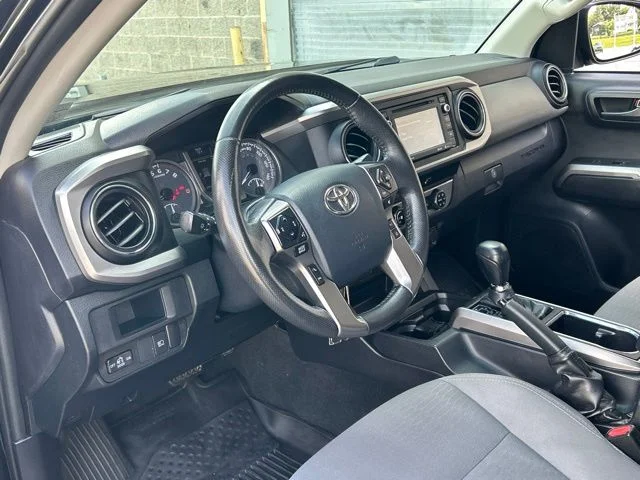 Used 2018 Black Toyota SR5 image 21